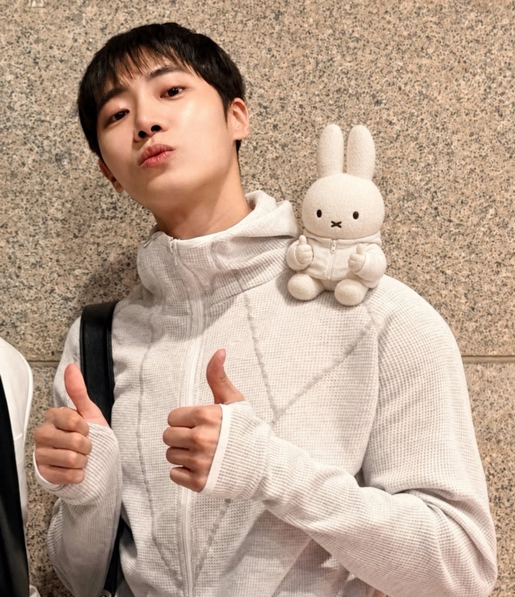니니 tweet media