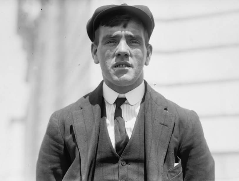 Dr_TheHistories's tweet image. 24-year-old Frederick Fleet was the lookout who first spotted the iceberg that would sink the Titanic. He served both during WWI and WWII before hanging himself in his brother-in-law's home in 1965.

At 11:40 p.m. on April 14, 1912, Frederick Fleet was standing watch in the