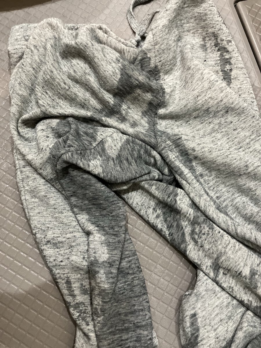 HO_KEY451's tweet photo. しばらく連勝してたのに久しぶりにおねしょしたらこれ🤔🤔本当にもう嫌だこの体😭😭 https://t.co/Ssp52QLgji