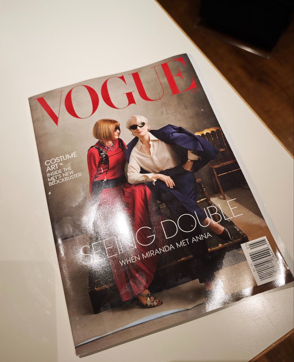 やっと見つけたアナ・ウィンターとメリル・ストリープが表紙のVOGUE