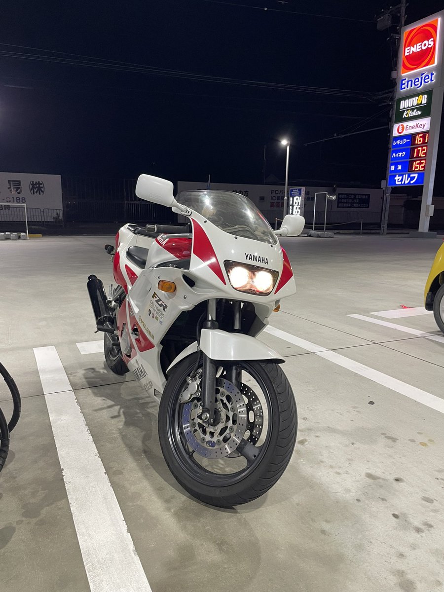 n5kid_719's tweet photo. #バイク乗りと繋がりたい
#fzr250r https://t.co/o0JS4SHRNG