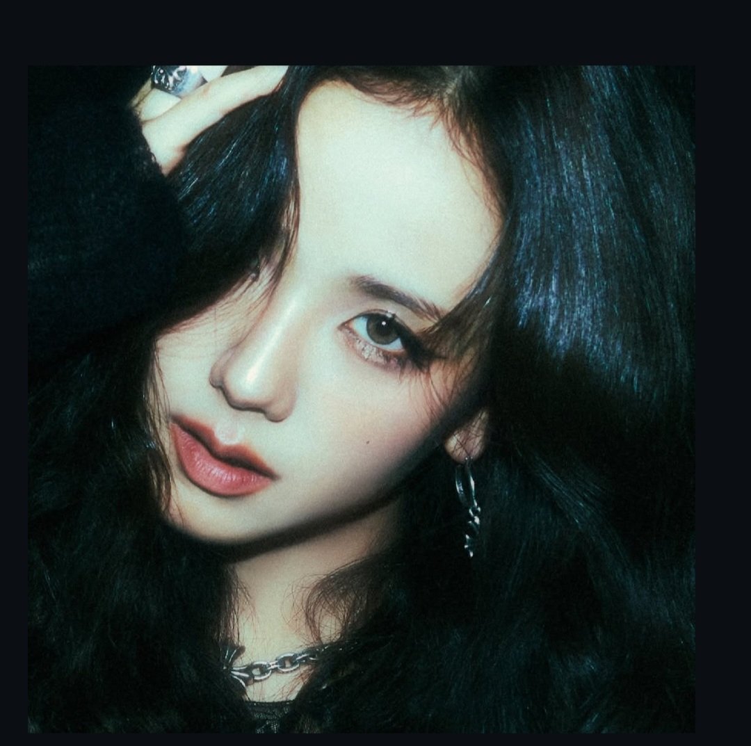 JISOO INDIA tweet media