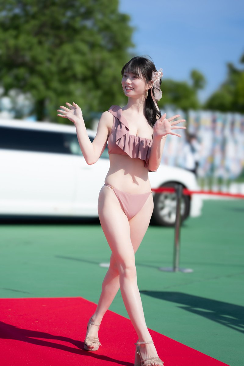 やす tweet media