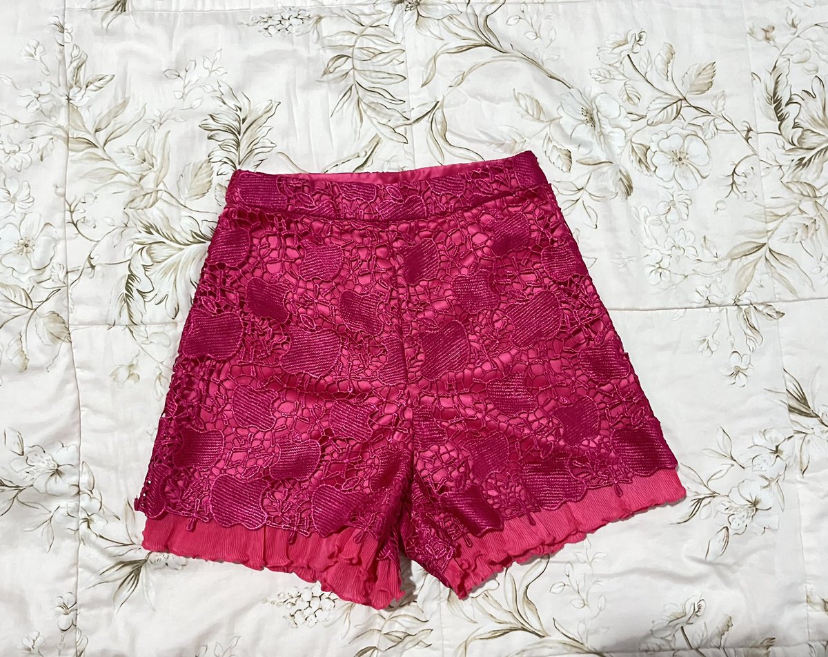 secondhandbymiw's tweet photo. ✿ 1.กก.วิบวับใส่เป็นซับได้ 25฿
Waist: 26

✿ 2.ชมพูแป๊น ใส่นอน 20฿
Waist : 26

👉🏻ใครรับ���ู่50รส

📍สินค้าเป็นมือสองอาจจะมีตำหนิบ้างเล็กน้อยขอคนเข้าใจและรับได้นะคะ
#ส่งต่อเสื้อผ้า #แฟชั่น #ราคาถูก #โล้ะตู้ #เสื้อผ้ามือสอง #ปล่อยเสื้อ https://t.co/hjQteDcJUr