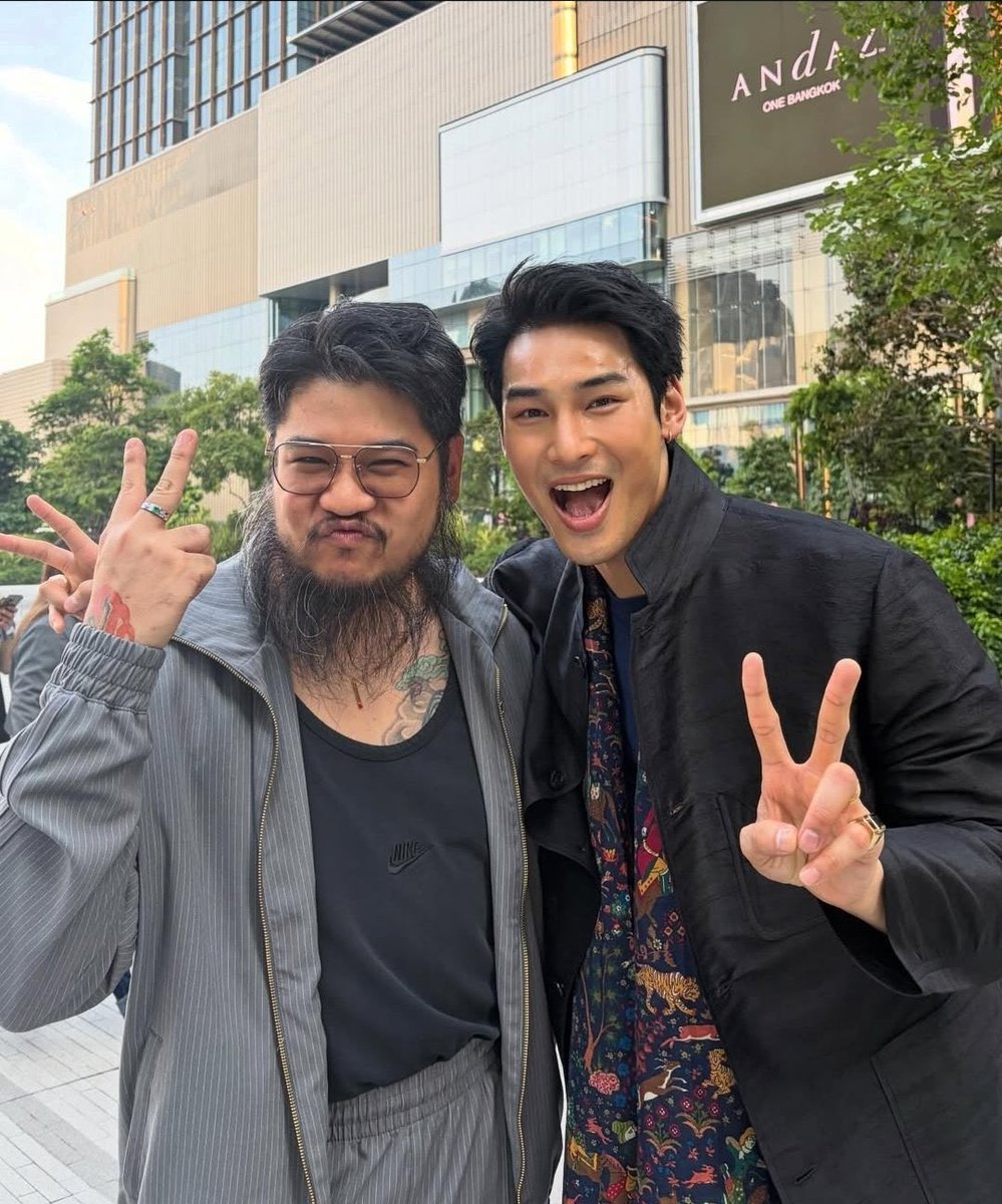MulliUso's tweet photo. เอ้าาา อาโปไปเจอพี่ฮ่องเต้มาด้วย เอ็นดูวววว https://t.co/I7YxFXZhBq