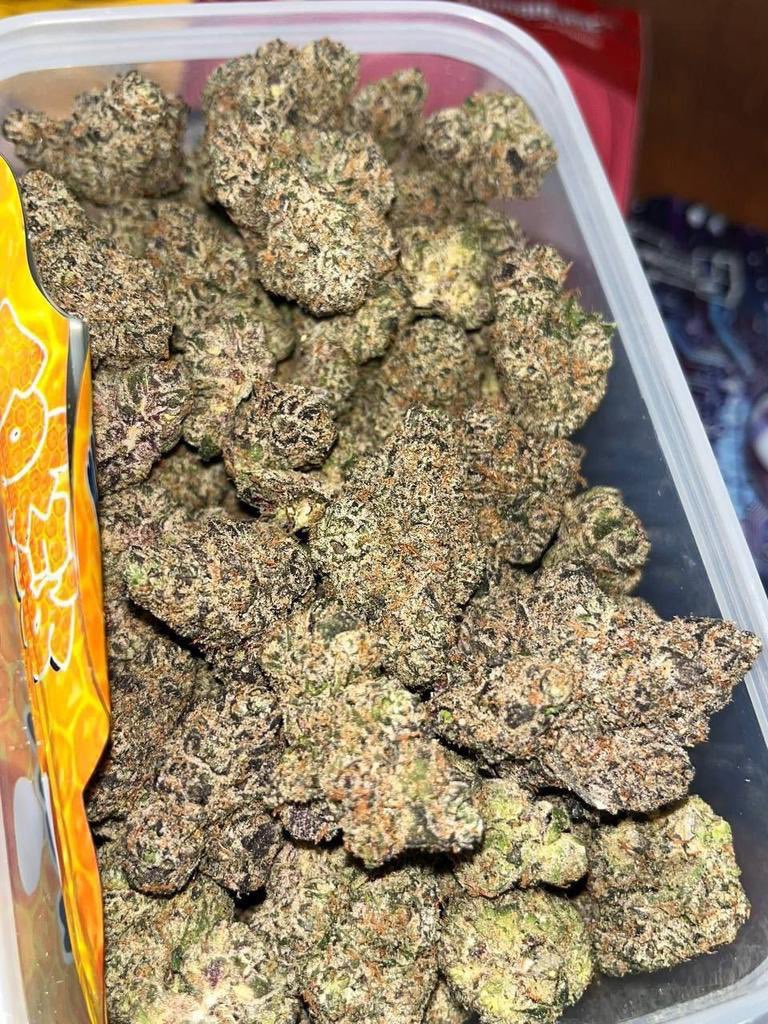 STONERS R US 🍃 tweet media