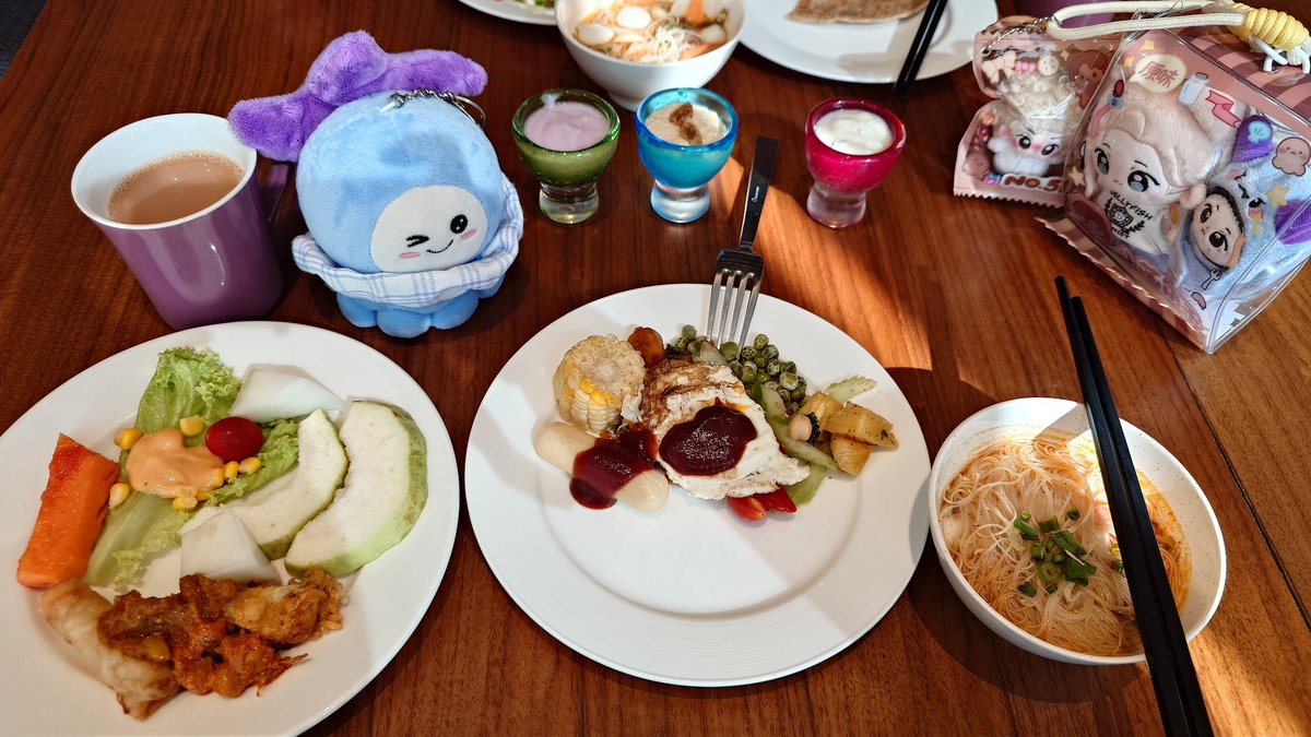 eso_yu's tweet photo. 吃完早餐准备出门打卡拍照啦 https://t.co/iqbDAbhSQP