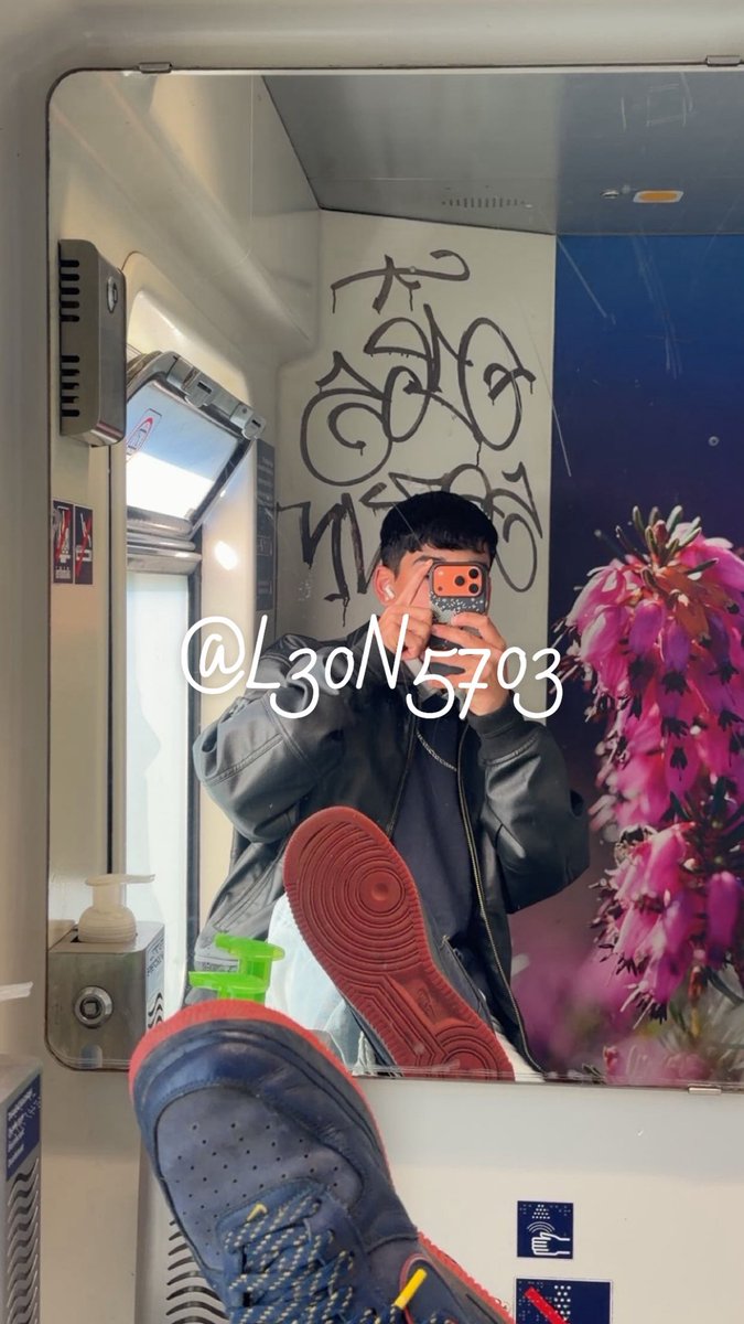 L30N5703's tweet image. You fucking beta loser should go to my DM‘s to meet me to lick my #AF1 😈

#Alpha #Master #Germany #Sneaks #AF1 #Beta #Loser #Sub #Fag