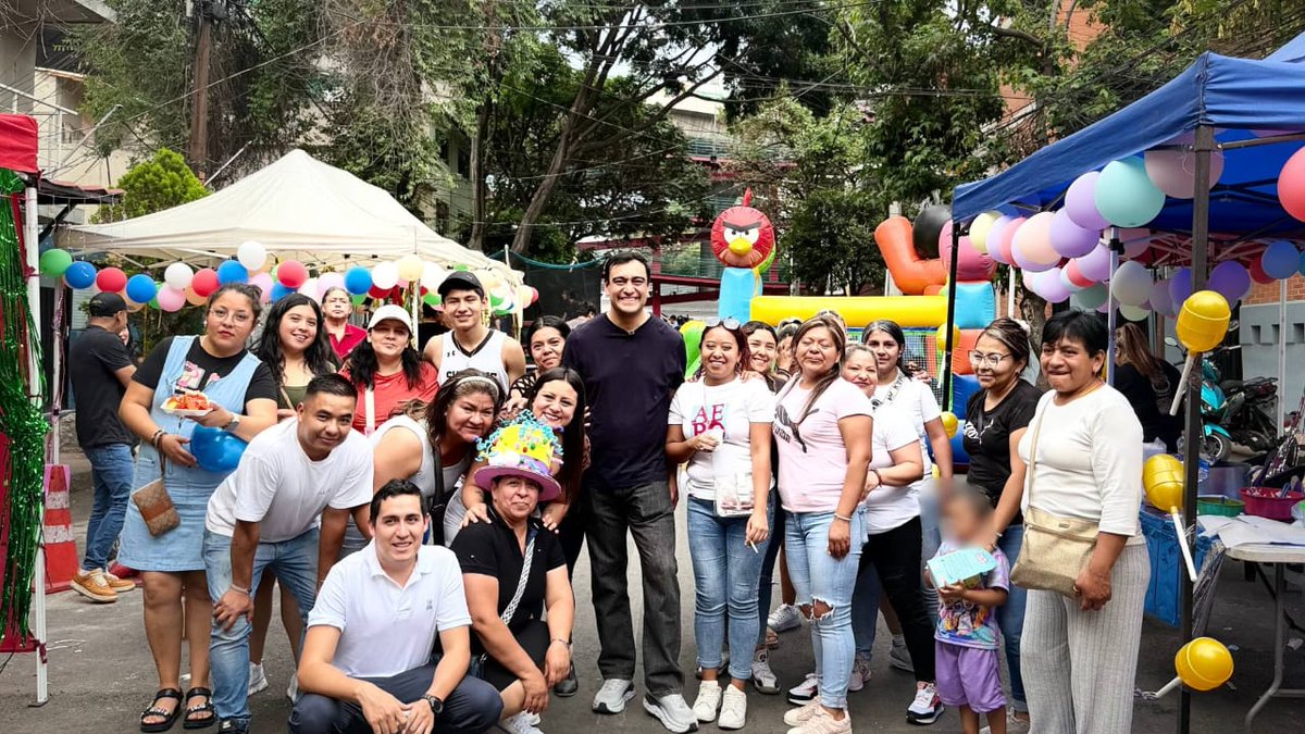 cesar_m_garrido's tweet photo. Nos reunimos con familias de Miguel Hidalgo.✨

Entre risas, juegos y antojitos, revivimos la alegría de las tradicionales kermeses.

Gracias por la invitación a celebrar el Día del Niñ@.

¡Vivimos una tarde llena de sonrisas que disfrutamos al máximo! 🎈 https://t.co/h8xngVFXd0