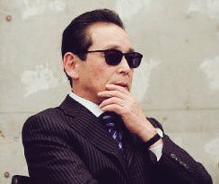 「20歳とかでコスプレの力を借りないとエッチで興奮できないっていう男は、変態のまま還暦を迎えるよ。」
#名言 #タモリ