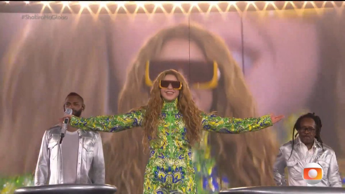 SHAKIRA DE VERDE E AMARELO. #ShakiranaGlobo