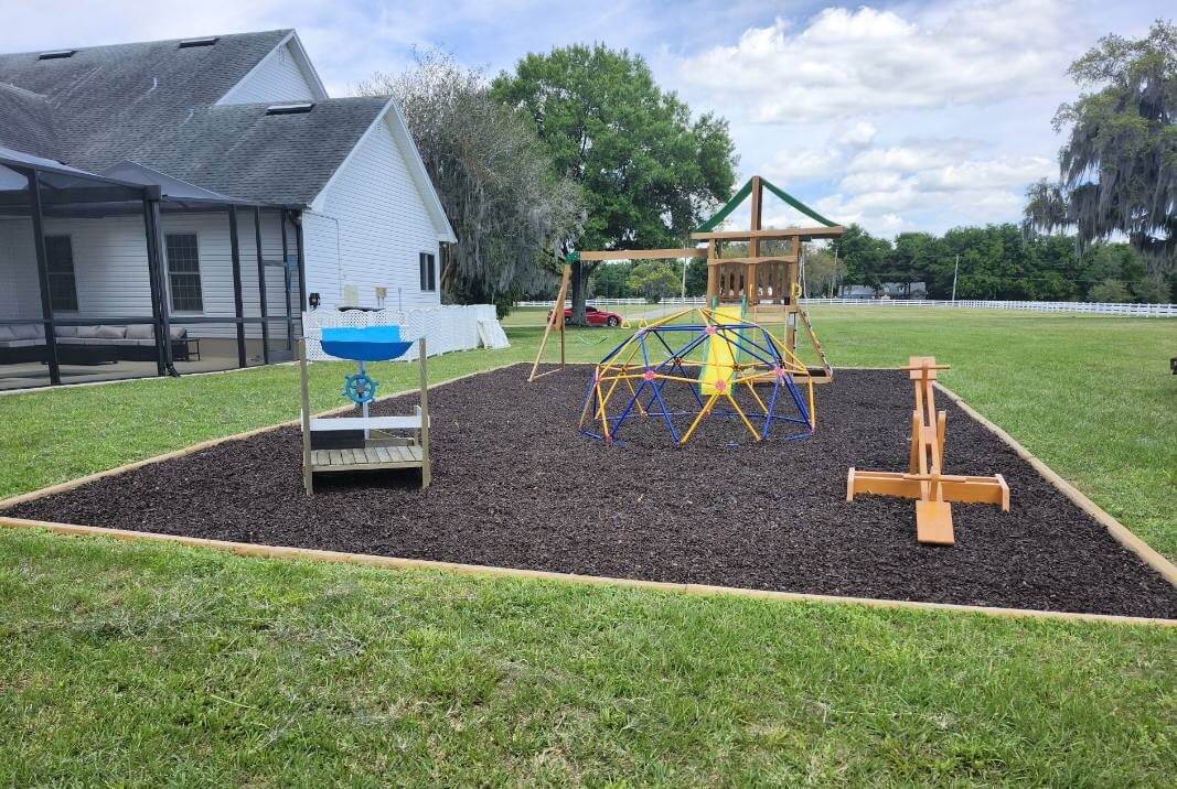 Lakeland_Pros's tweet image. Another satisfied customer! 💯 Playground and well manicured lawn! We can do the same for you and your family. lakelandpros.com #landscapedesign