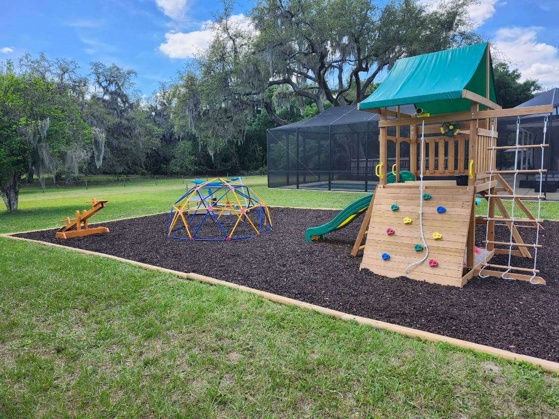 Lakeland_Pros's tweet image. Another satisfied customer! 💯 Playground and well manicured lawn! We can do the same for you and your family. lakelandpros.com #landscapedesign