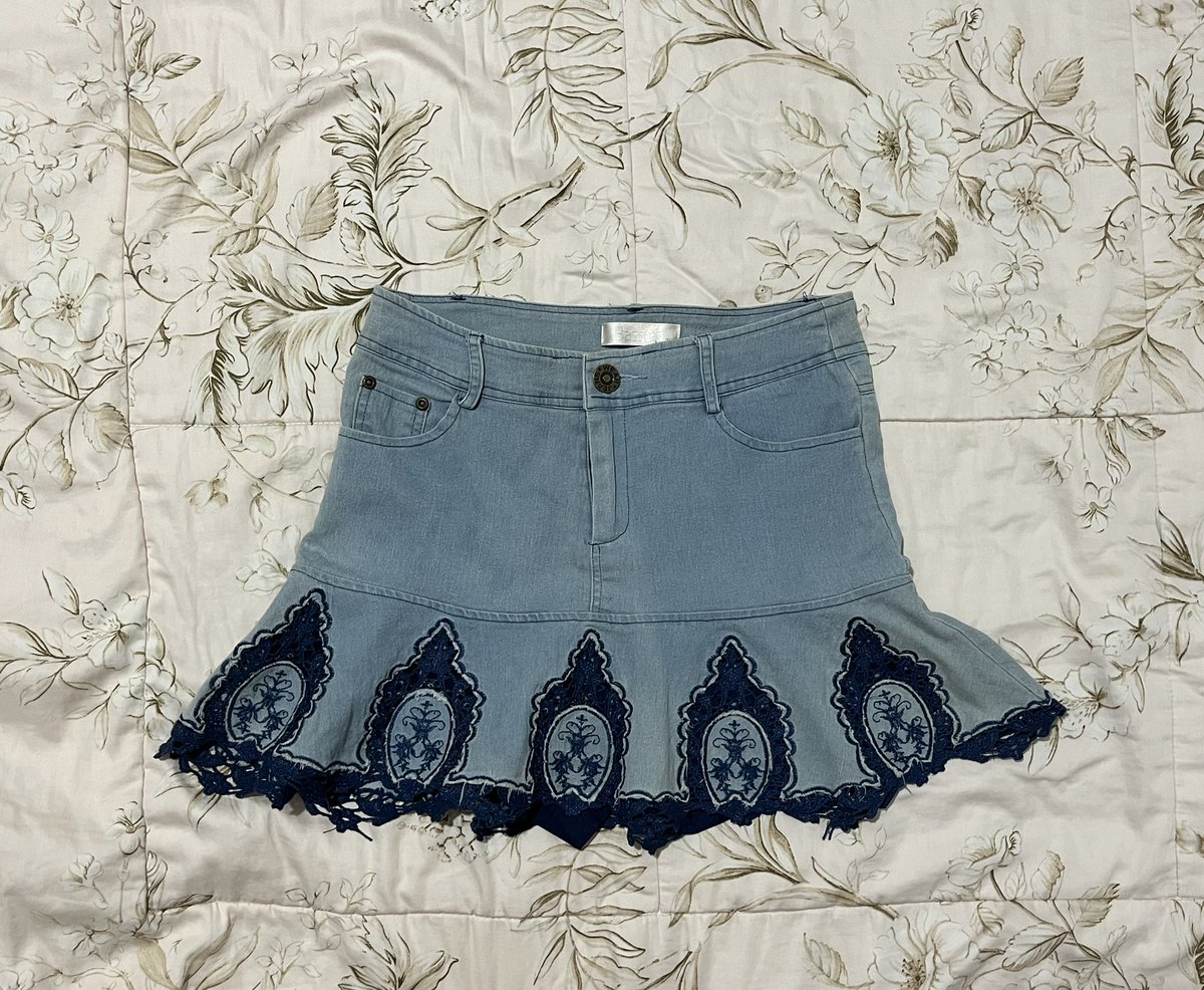 secondhandbymiw's tweet photo. ✿ อันนี้สวยมาก

Price : 90฿ ⋆⑅˚₊　॰｡ཻ˚♡

Waist : 28

📍สินค้าเป็นมือสองอาจจะมีตำหนิบ้างเล็กน้อยขอคนเข้าใจและรับได้นะคะ
#แฟชั่น #ราคาถูก #เสื้อผ้ามือสอง #ปล่อยเสื้อ #โล้ะตู้ #ส่งต่อเสื้อผ้า #กระโปรง https://t.co/fFmNBmlUly