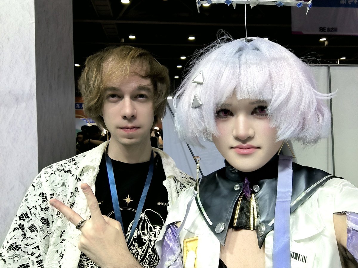 Mimo_11900708's tweet photo. A Photo with @guy_kun🥰
Love form Guangzhou to arcaea:)
see you next time in Guangzhou🥰 https://t.co/7yFz5puev9