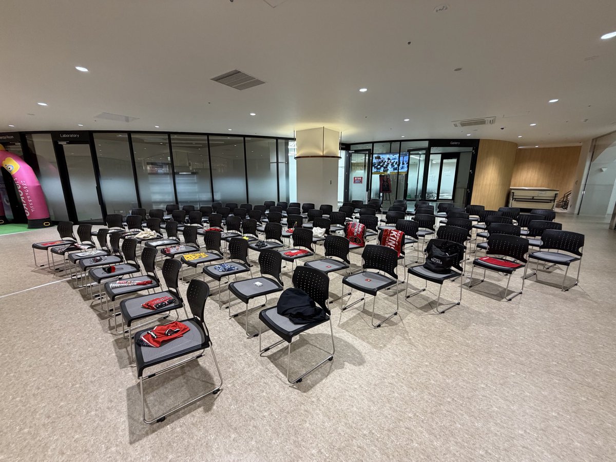 namazu9_9's tweet image. PV会場

第一会場は満席🈵

第二会場は50%程度

埋まってます

#熊本ヴォルターズ 
#PV