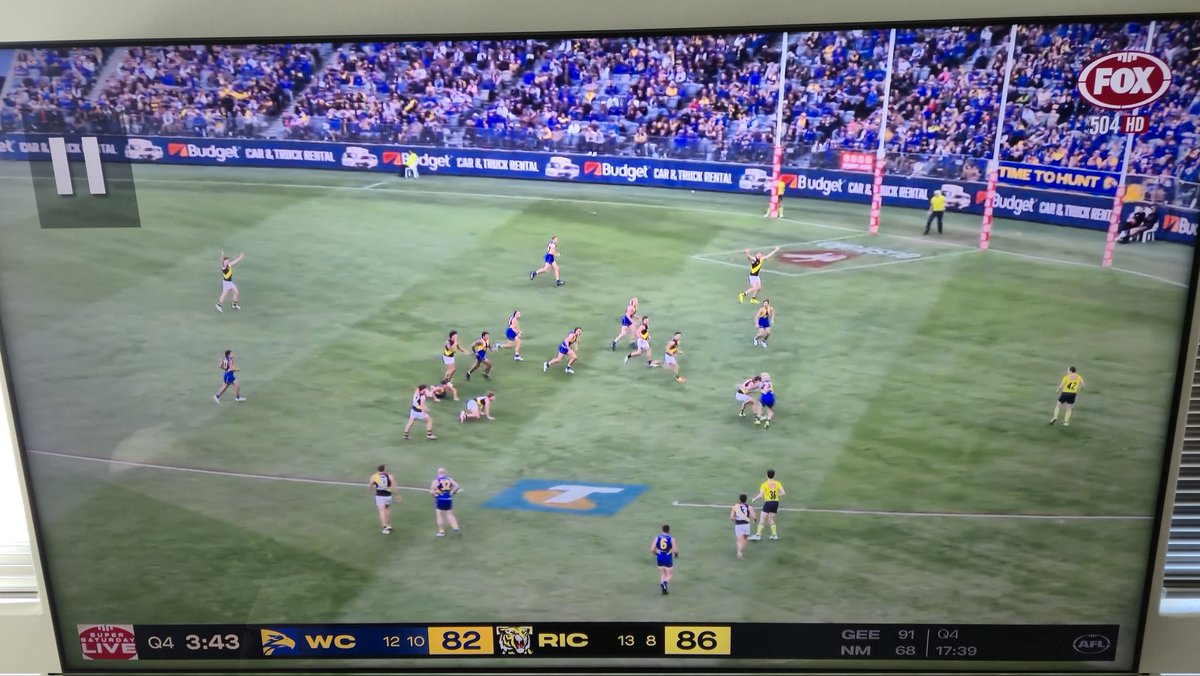 RCL1800's tweet photo. @FOXSportsAUS @Foxtel @FOXFOOTY can you guys try and be professional when creating @AFL minis. Trying to view the G/NM mini. The viewer gets WC vs Richmond mini, no G/NM mini...and just to rub salt...the G/NM score in the bottom corner....why is the Foxtel quality so low? https://t.co/mcR0nytDaI