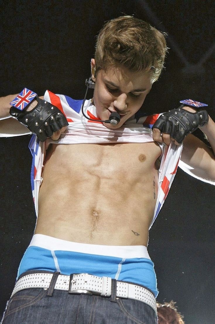 justin bieber gallery tweet media