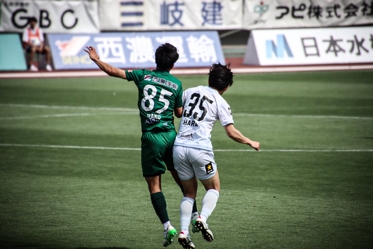 しろ tweet media