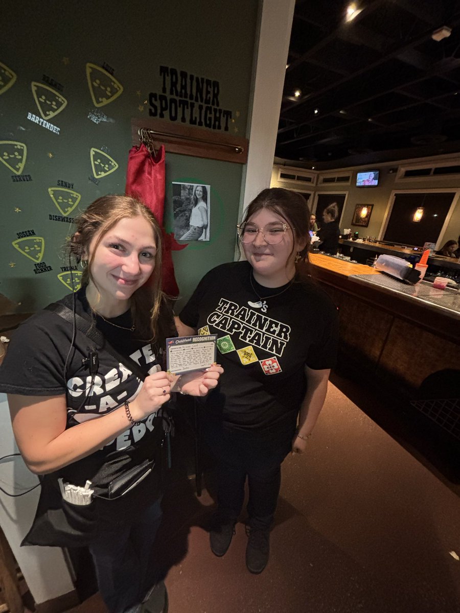 jormessingerYTC's tweet image. My first Trainer Spotlight goes to Arianna! She is such a key part of our team and not only does she train many of our new hires but she makes everyone feel so welcome when she’s here. Cheers to you Arianna, you rock! #chilislove ❤️🌶️
@shChilihead07 @EHalfpap @Jennnnn0 @Chilis