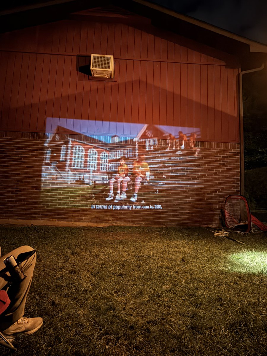 EnragedMounty's tweet image. Diary of a Wimpy Kid in my yard with @PootieLoops @smallfrykurt and my birda. #bestdayever #college