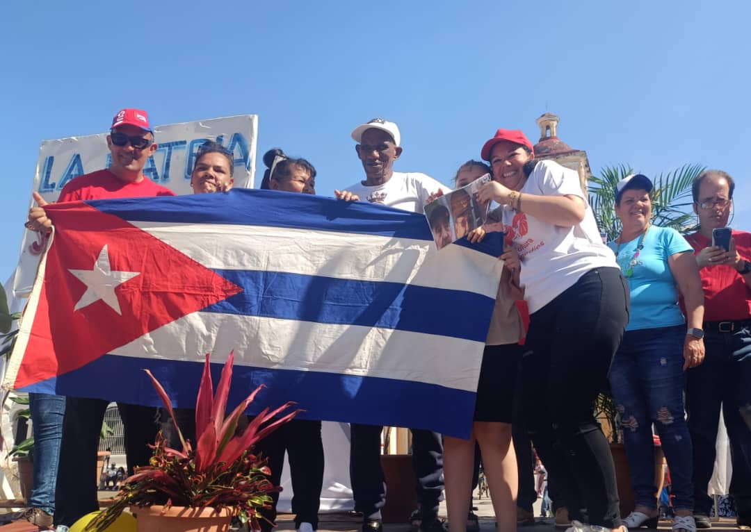 Cultura #Camajuaní.
En #Cuba se está defendiendo la dignidad, la soberanía, la independencia y el derecho a la autodeterminación de los pueblos (...) en Cuba no habrá rendición.

<a href="/DiazCanelB/">Miguel Díaz-Canel Bermúdez</a> 

#LaPatriaSeDefiende #CubaNoEstáSola