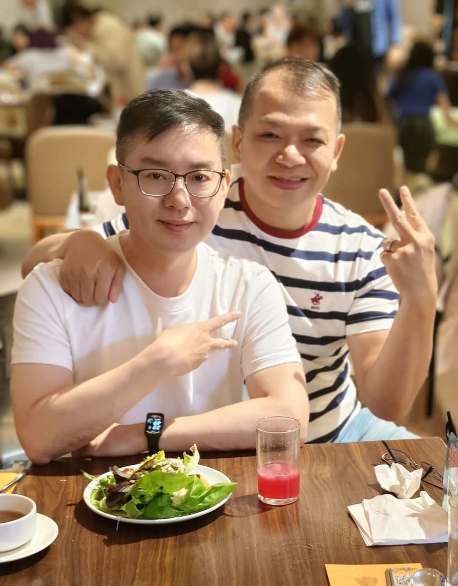 肉壯熟男 tweet media