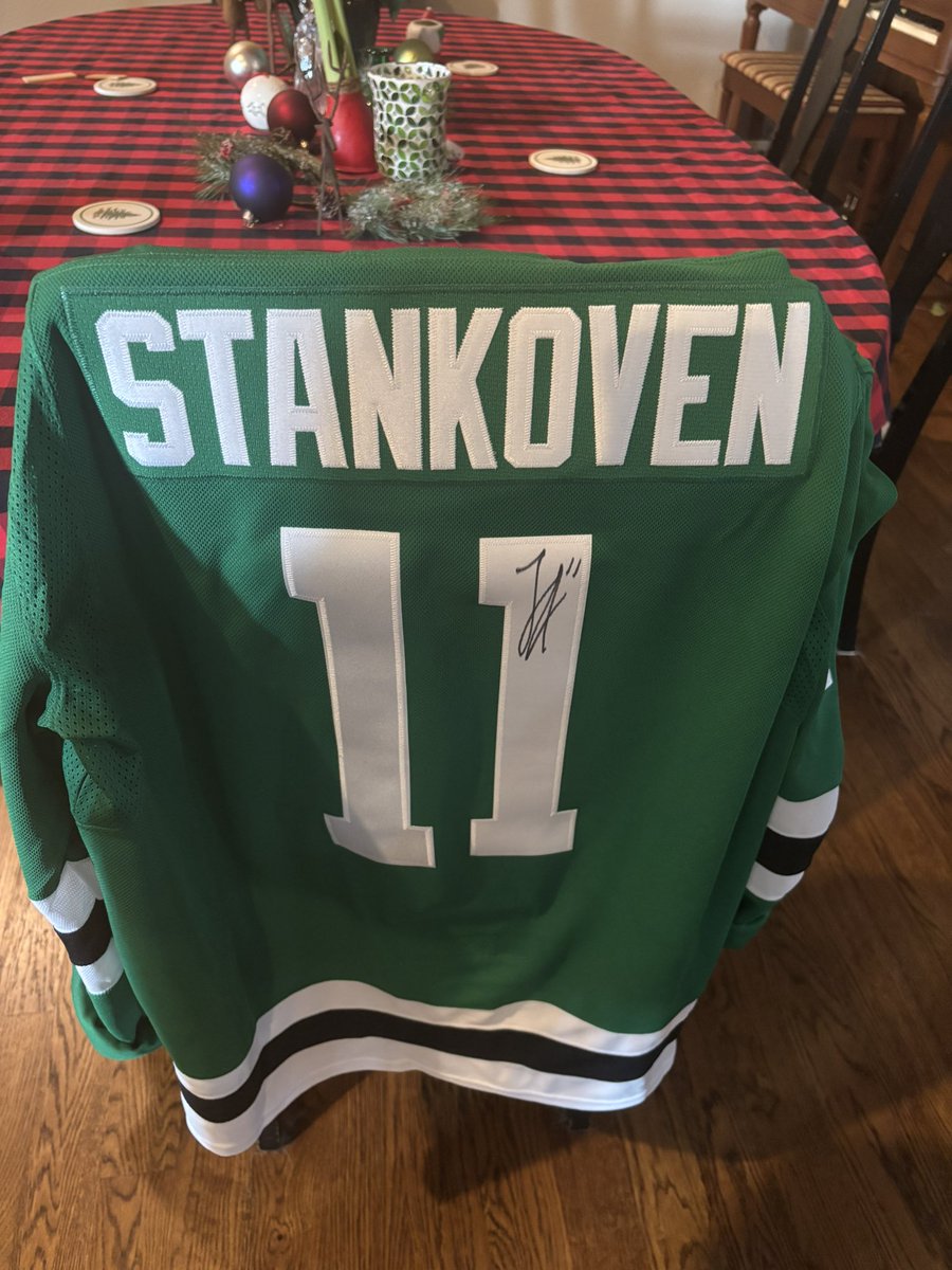 Xogenius_'s tweet photo. Y’all am I still allowed to wear my Stankoven jersey? https://t.co/U9FavD5b4P
