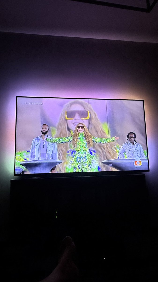 Alomara's tweet photo. Demorou, mas chegou! Relevo porque @shakira é muito fofa! #ShakiraNaGlobo #TodoMundoNoRio https://t.co/jokPM1NvVx