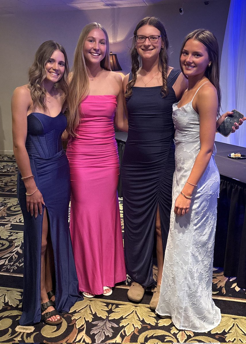 AWHS Softball tweet media