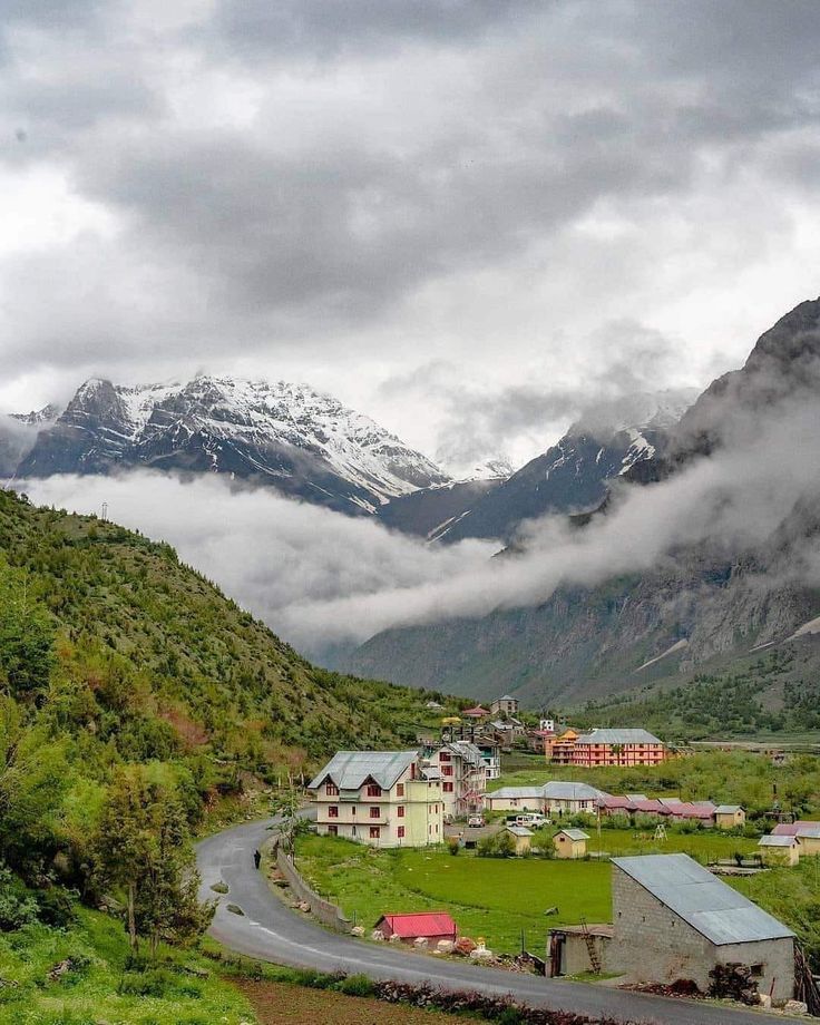 RajeshS69996207's tweet image. Serene beauty of jispa 😍

#Jispa 🏔️ 
#Himachalpradesh
#NatureBeauty
#Mountain 🌈