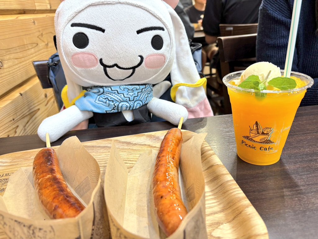 ト、トロ！フランクフルト両手は欲張りすぎっ！！！
だっておにゃかすいたんだも～ん