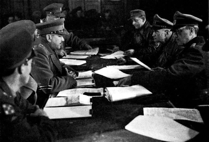 WendyLovesJesus's tweet image. Surrender of the German Twenty-Fifth Army at Wageningen, Netherlands on May 5, 1945. (Lieutenant-General Foulkes on the left) #WWII #Liberation #LestWeForget 🍁

God bless the men and women who sacrificed so that we wouldn't have to. 💔