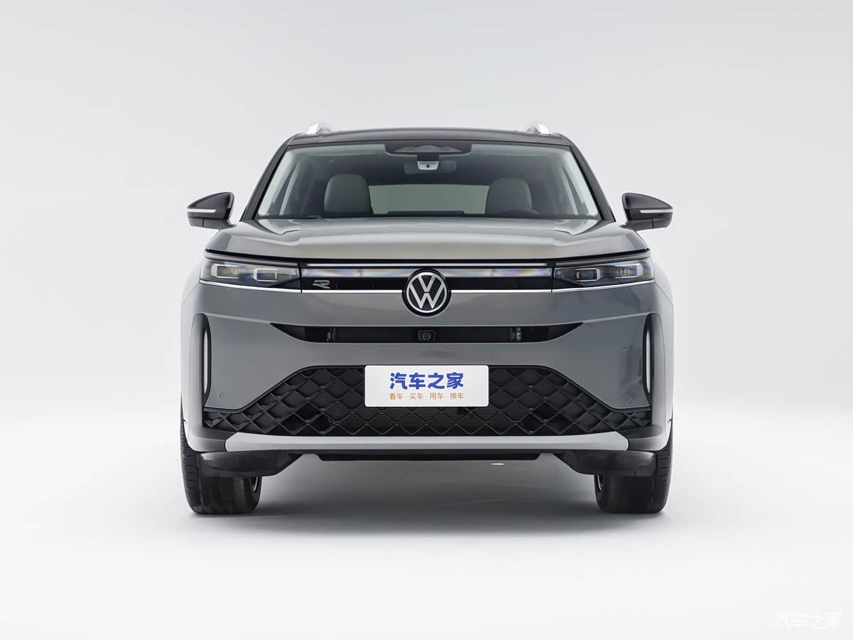 NEWCARinjapan's tweet photo. 新型フォルクスワーゲン タベンダーが発売

566万円〜
5007×2015×1778mm
フェイスリフト
新リアバンパー
荷室693L
コラムシフト化
ステアリングスイッチ追加
11.6インチ液晶メーター/助手席スクリーン
15インチスクリーン
ワイヤレススマホ充電
VAG EA888 Evo5エンジン(268hp/400Nm)
IQ.Pilot https://t.co/uNmwV4yXAt