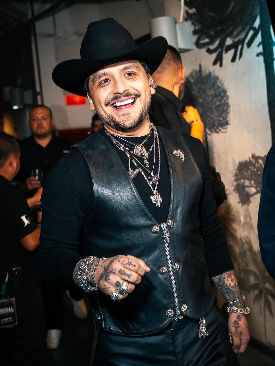 Christian Nodal tweet media