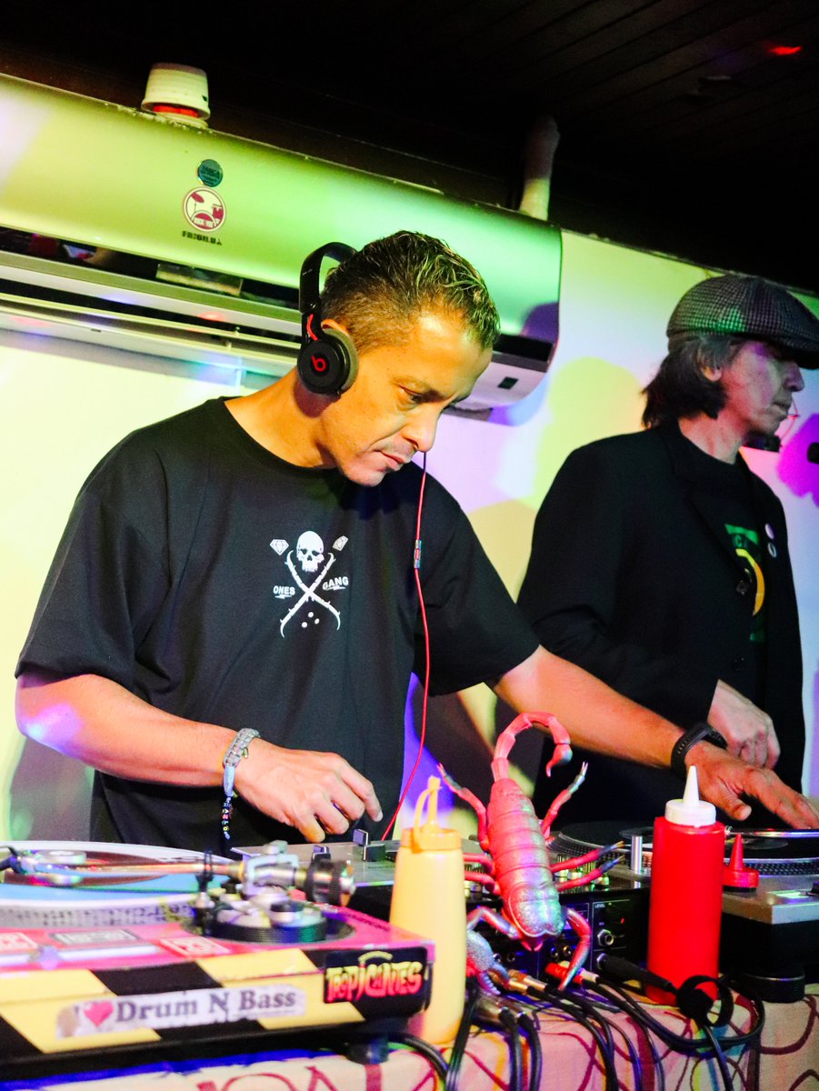 Latinodelrap's tweet photo. #EnFotos || Parte de lo que fue Dirty Phono Volumen 3 en la Tasca Da Ponte... https://t.co/1JEfrYOF9b