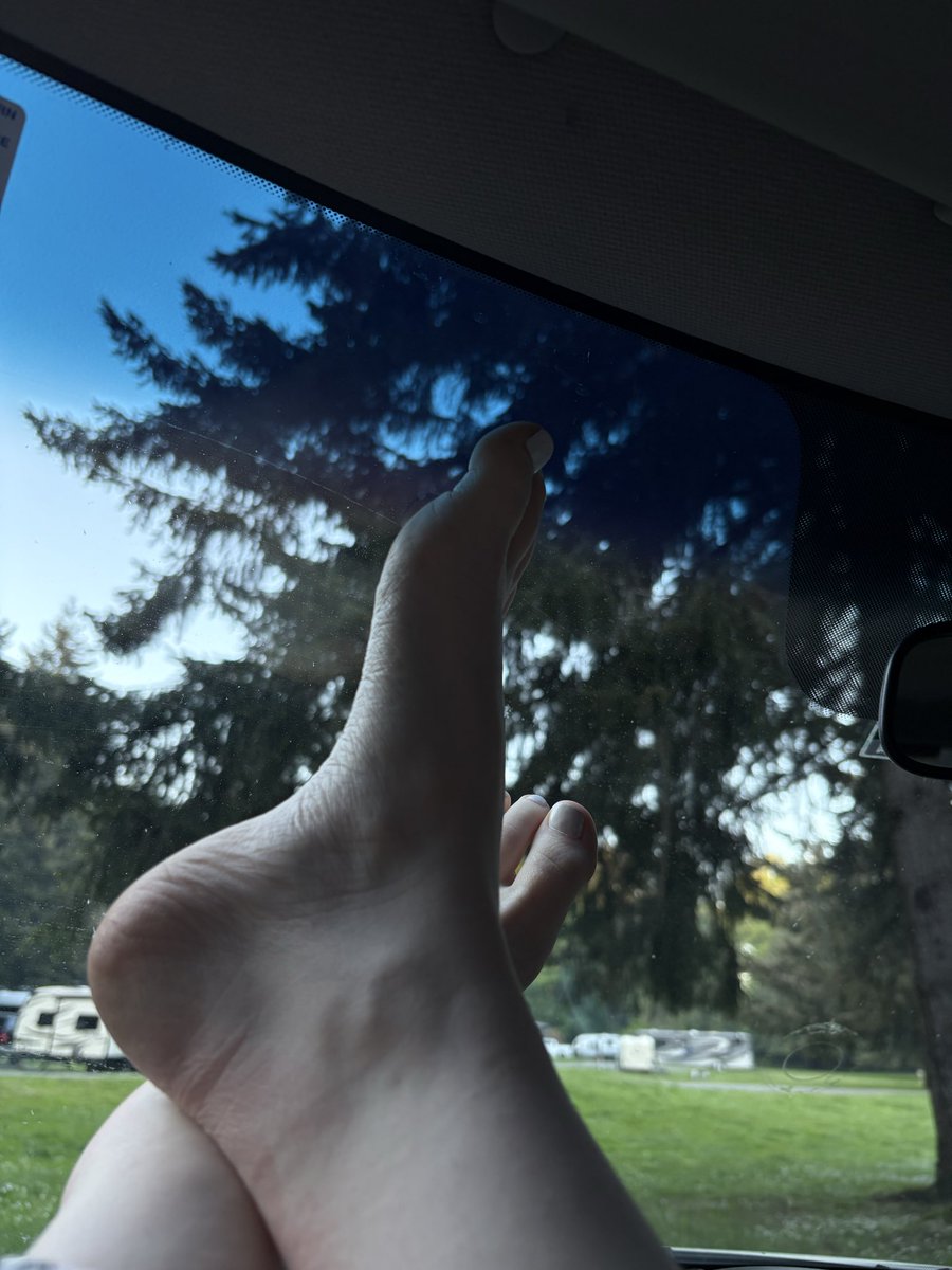 Prettiestfeetz's tweet photo. pay for my gas a treat for return 😘 #feetfetısh #feetworshi̇p #feet https://t.co/SoLy6ctnXb