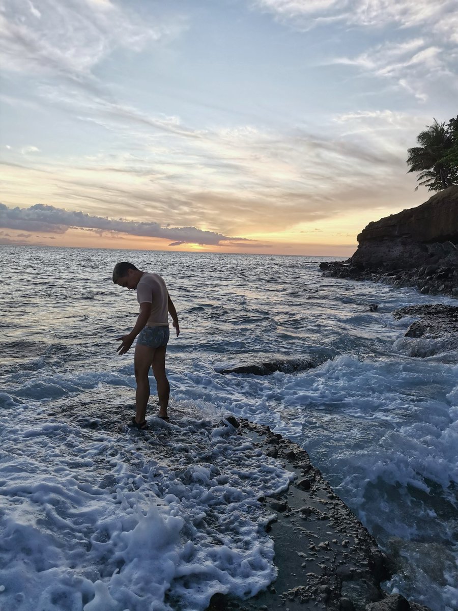 dreamanthony22's tweet image. Back when summer is summering
#summer #Beach