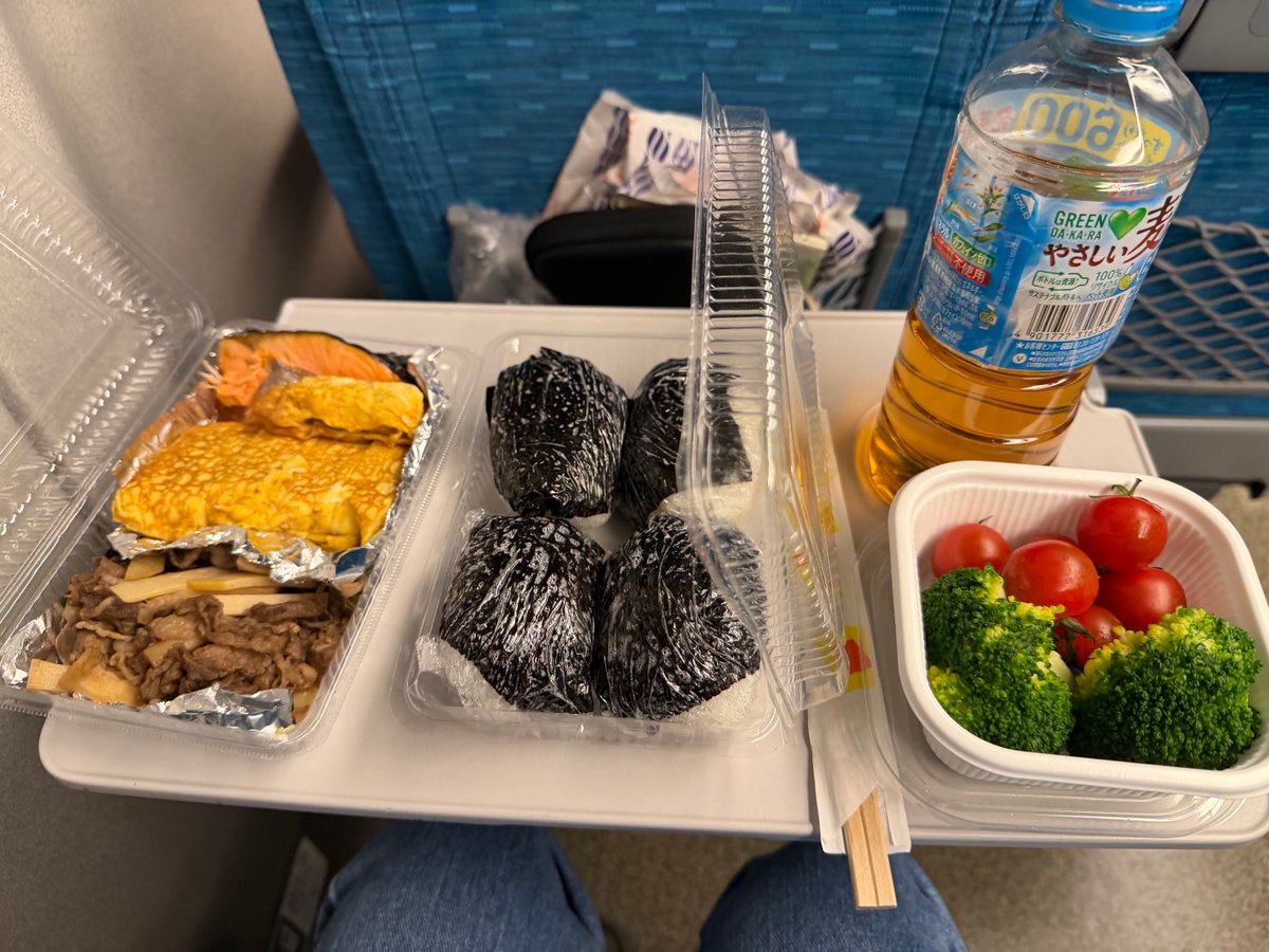 dhitaka's tweet photo. お弁当持たせてもらいました https://t.co/5vI6UQL5gx