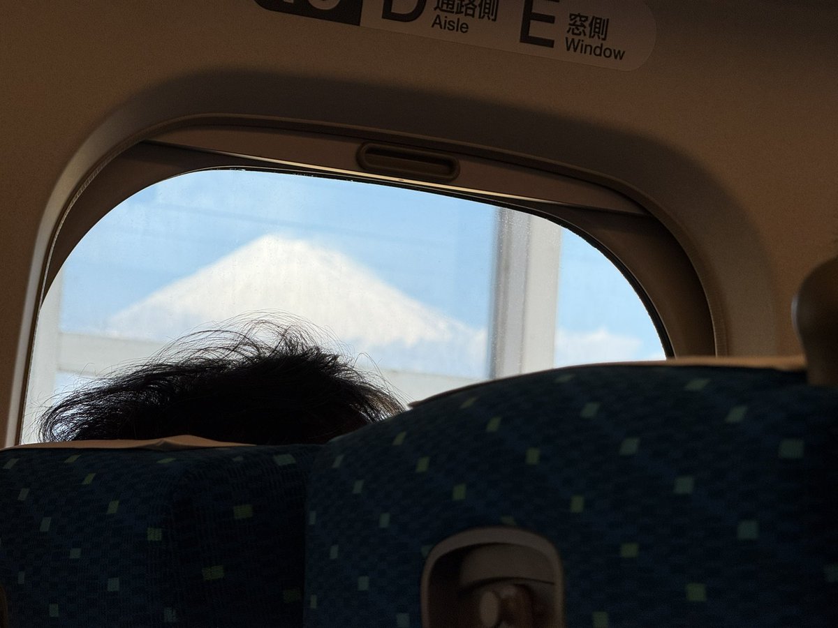 samosa_cc's tweet photo. @whyyoutouzhele @garrulous_abyss 我也拍了远���的雪山 https://t.co/6q314JlEm2