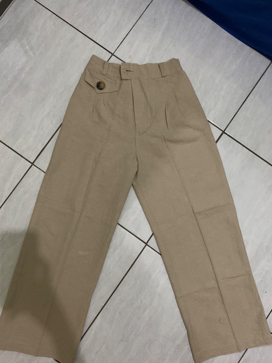 jussttipajaa's tweet photo. @unicefess Minat DM ya best..
Cardi 60k
Tas 37k
Celana @sivaly 45k https://t.co/qNZmBJ5e5L