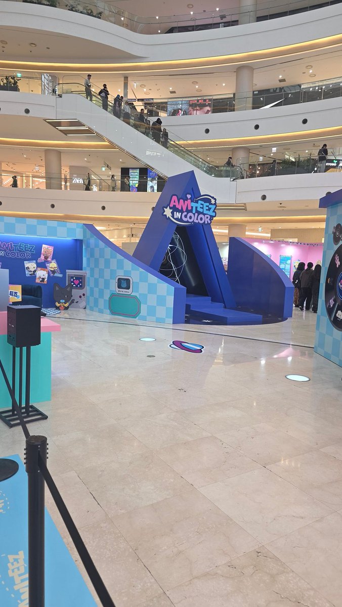 sparkdiamondGO's tweet photo. Such a cute pop up! 
#ATEEZ #ANITEEZ #애니티즈 #ANITEEZ_IN_COLOR #사운드웨이브 https://t.co/aIuFEThvRg