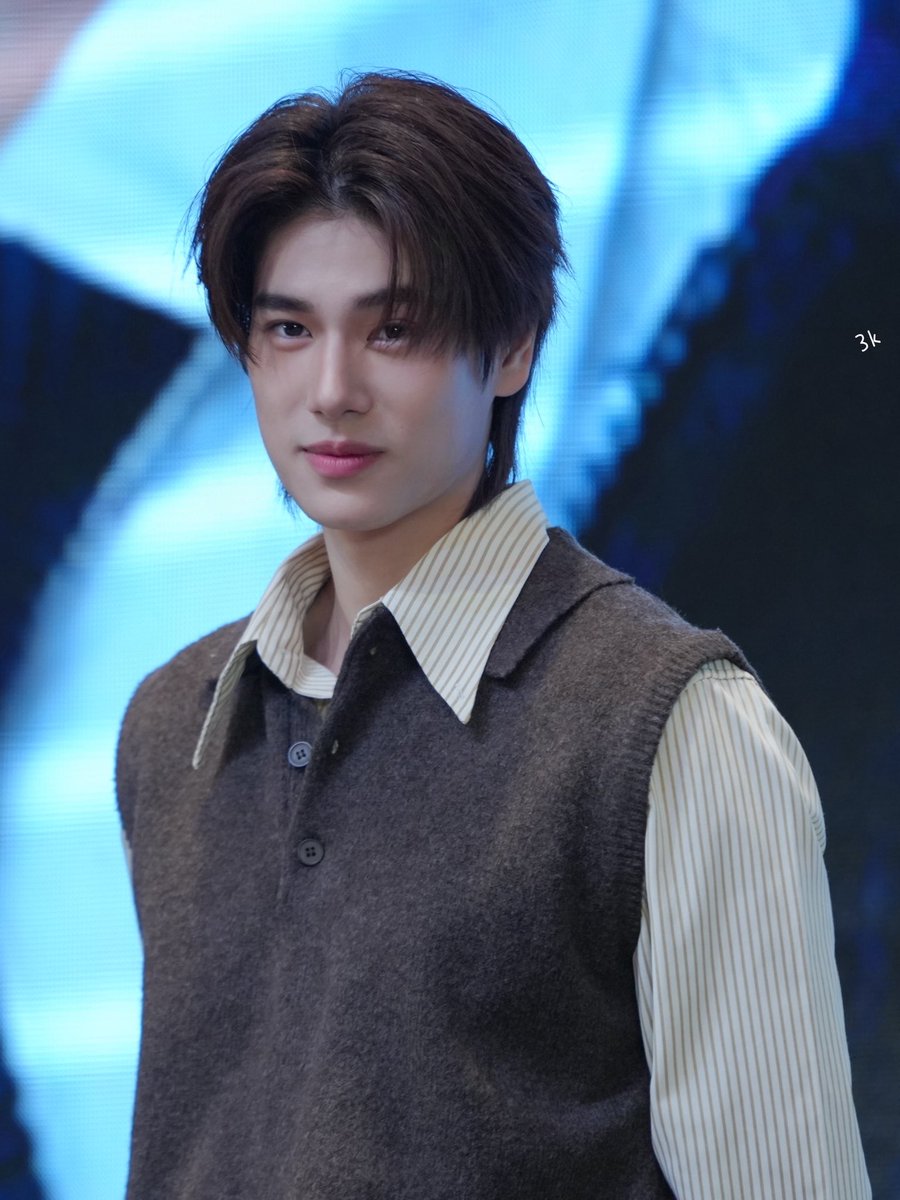 Aum_amada2389's tweet photo. ทั้งหล่อทั้งน่ารัก

PHUWIN MODE ON SHANGHAI

#PhuwinShanghaiFansign
#phuwintang @phuwintang https://t.co/2oso3iN3I8