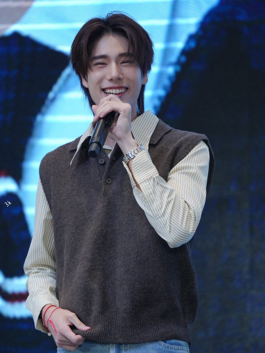 Aum_amada2389's tweet photo. ทั้งหล่อทั้งน่ารัก

PHUWIN MODE ON SHANGHAI

#PhuwinShanghaiFansign
#phuwintang @phuwintang https://t.co/2oso3iN3I8