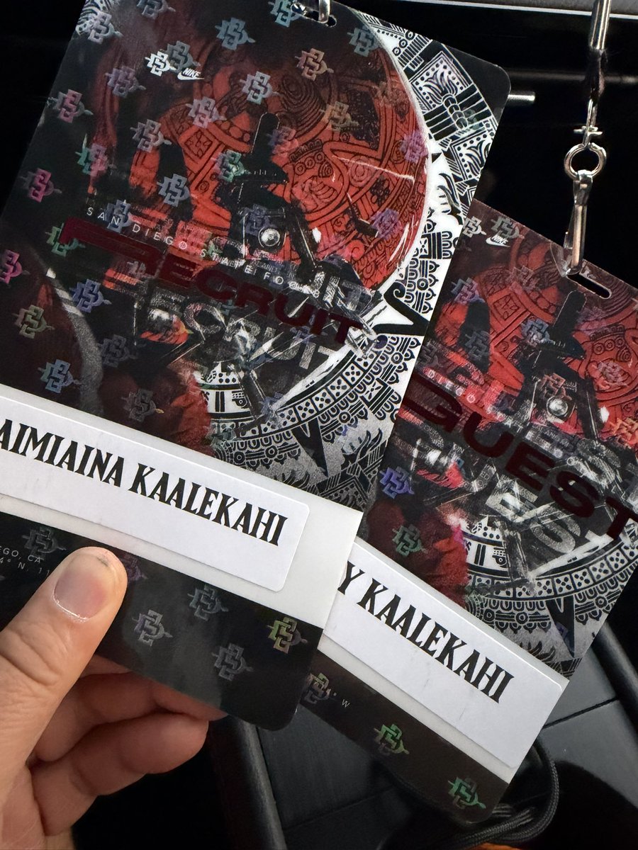 Kaimiaina Kaalekahi V tweet media
