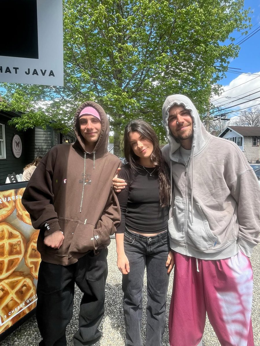 Justin Bieber Crew tweet media