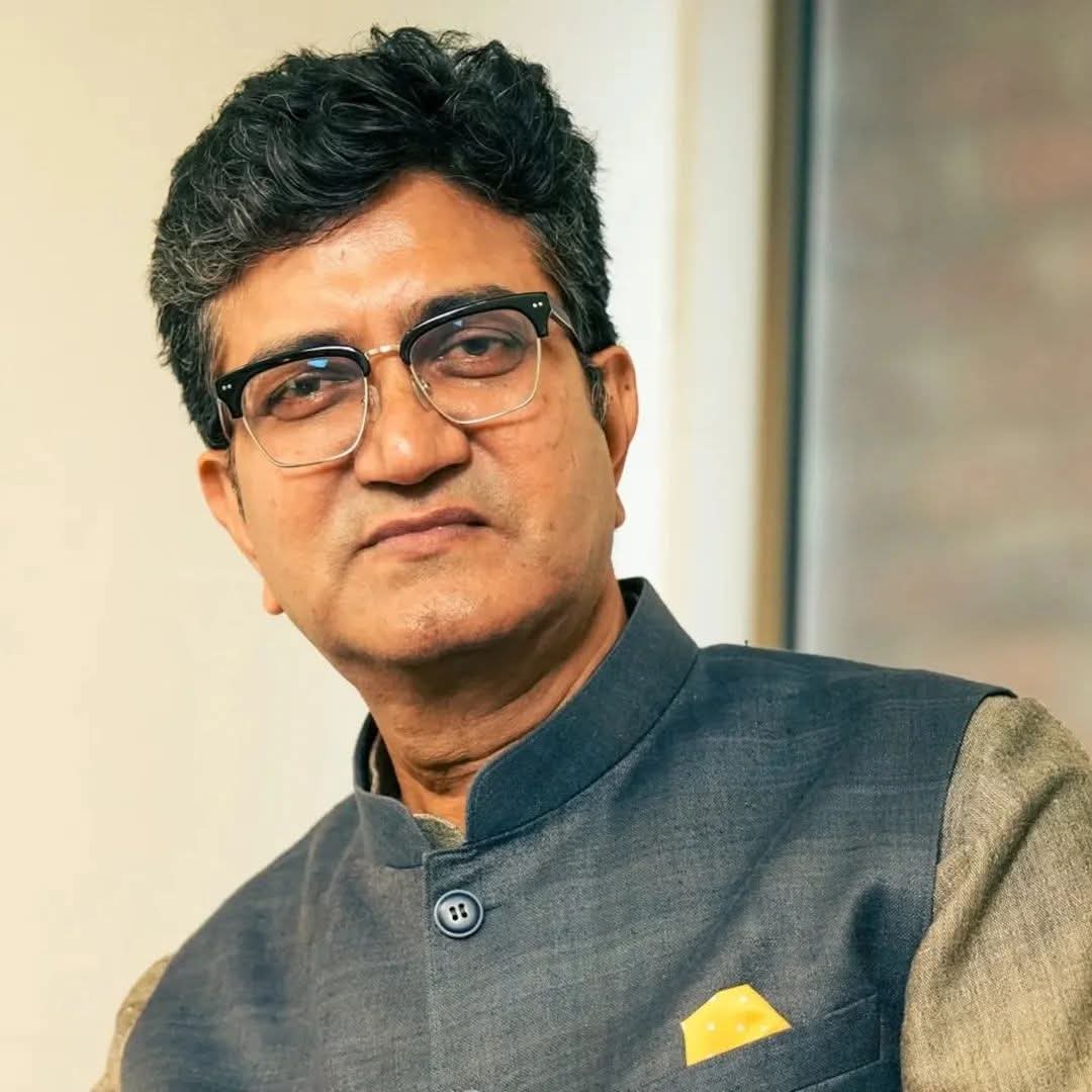 देवभूमि के सपूत, पद्मश्री <a href="/prasoonjoshi_/">Prasoon Joshi</a>जी को प्रसार भारती का अध्यक्ष बनने पर हार्दिक बधाई!