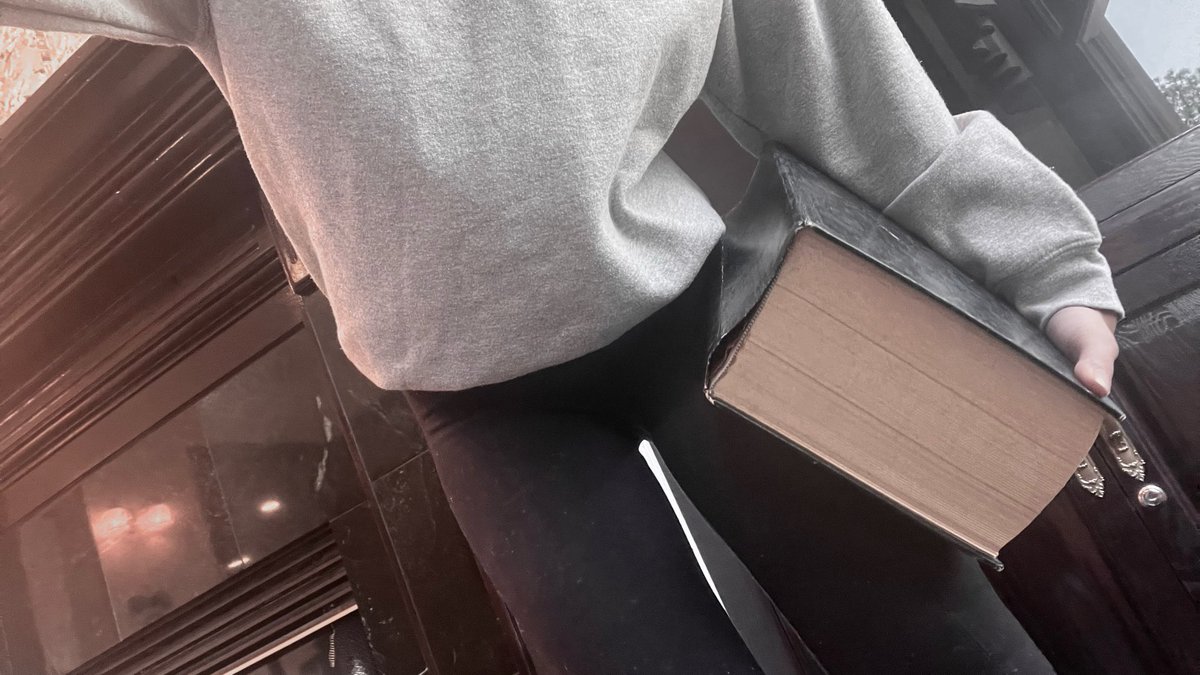 ChloeNiccole's tweet image. just #reading my #dictionary