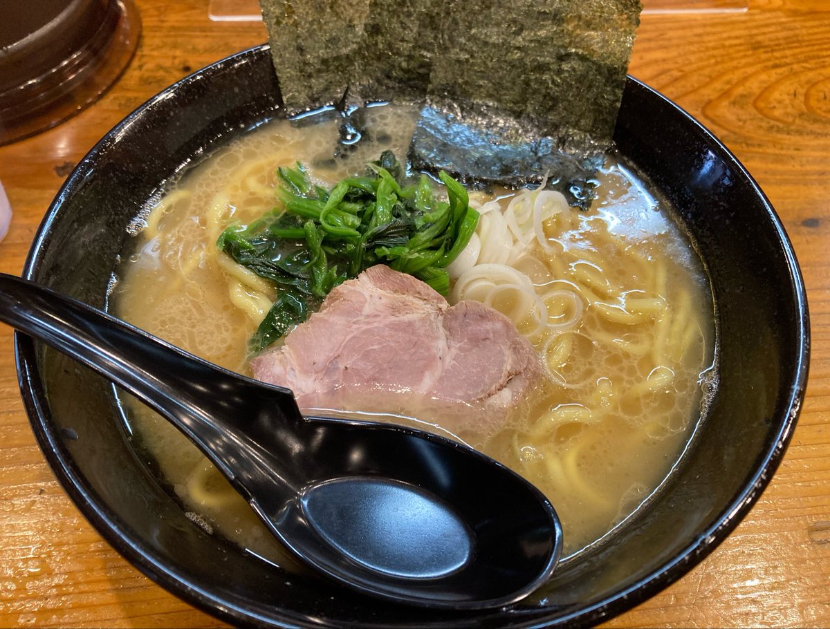 ryokojyo's tweet photo. 新潟市西蒲区巻　一家
一家ラーメン
まろやかな家系ラーメン https://t.co/tHSfpoGuWI