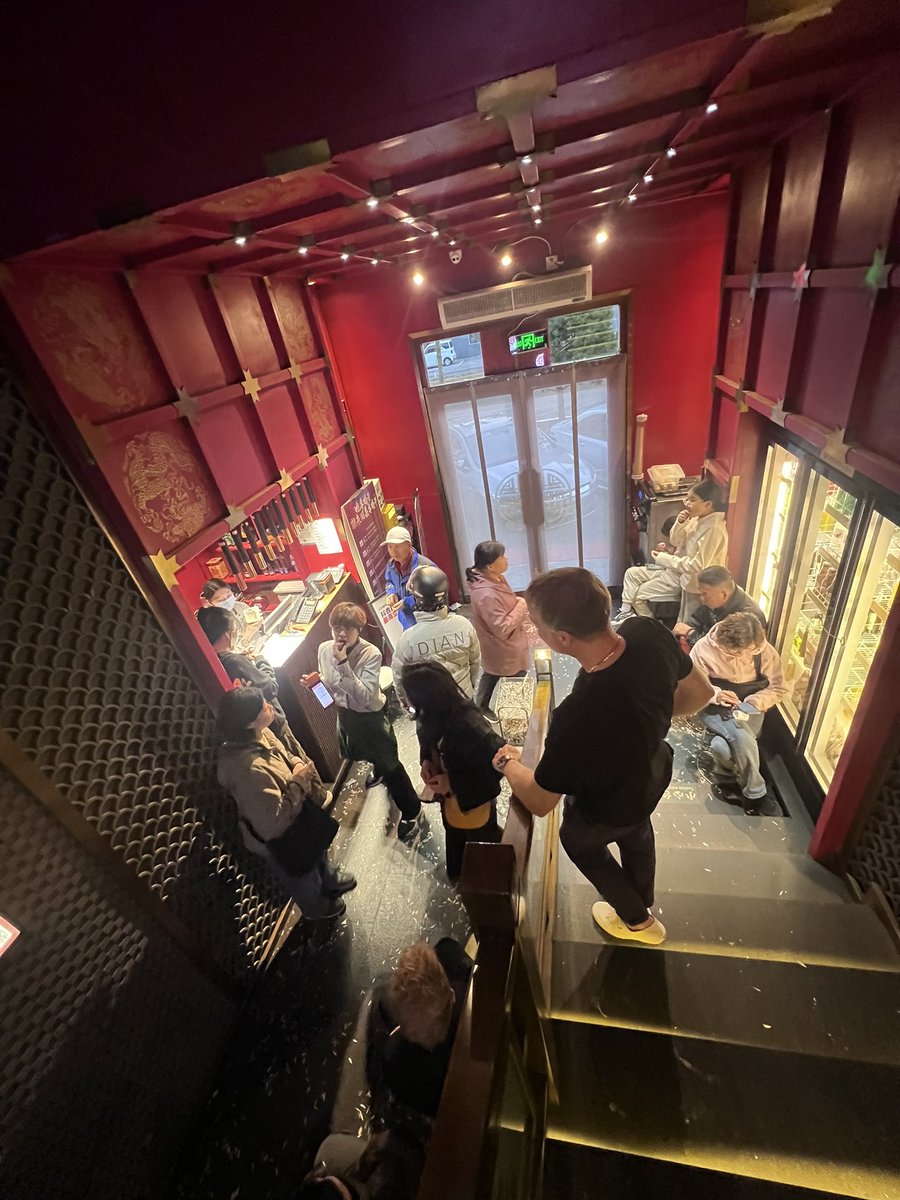 iwangronow's tweet image. Our first time in China 🙌 #Beijing 🇨🇳#johnnymarr
